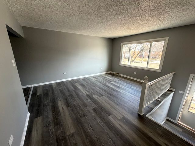 12204 S Lawndale Avenue, Alsip, IL 60803