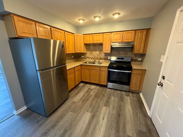 12204 S Lawndale Avenue, Alsip, IL 60803