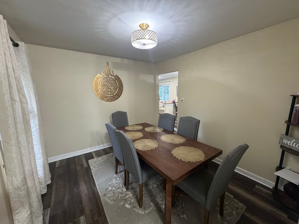 1111 Country Drive, Shorewood, IL 60404