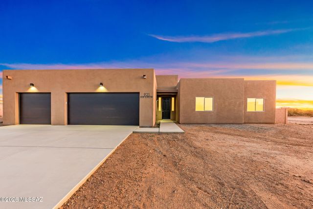 921 N Blue Slate Drive, Vail, AZ 85641