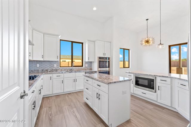 921 N Blue Slate Drive, Vail, AZ 85641