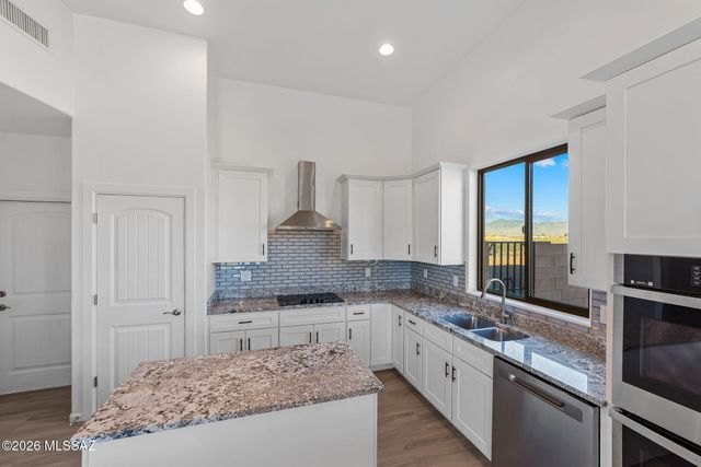 921 N Blue Slate Drive, Vail, AZ 85641