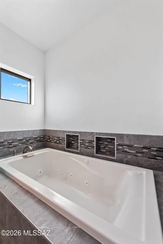 921 N Blue Slate Drive, Vail, AZ 85641