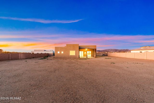 921 N Blue Slate Drive, Vail, AZ 85641