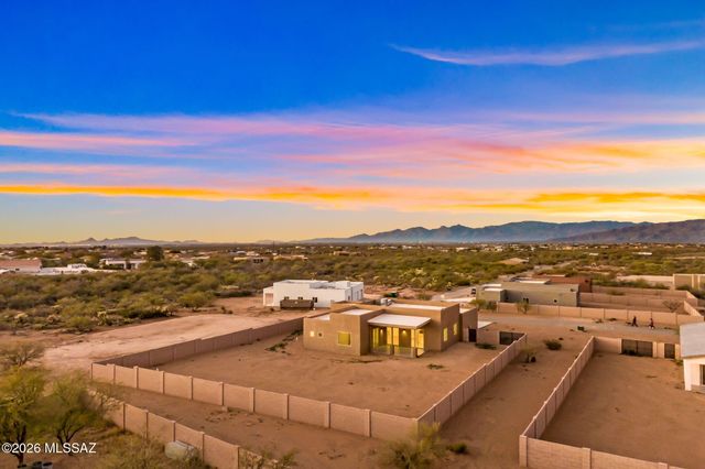 921 N Blue Slate Drive, Vail, AZ 85641