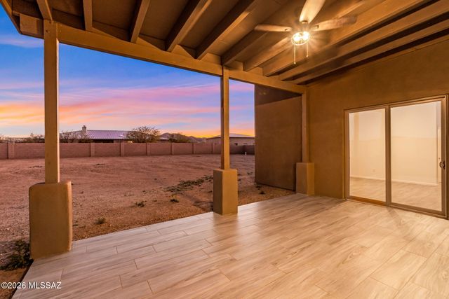 921 N Blue Slate Drive, Vail, AZ 85641