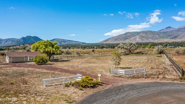 6040 E ROBLES Road, Flagstaff, AZ 86004