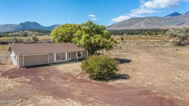 6040 E ROBLES Road, Flagstaff, AZ 86004