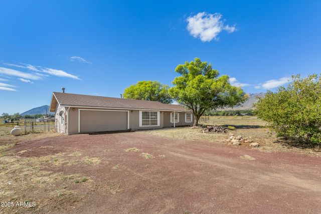 6040 E ROBLES Road, Flagstaff, AZ 86004