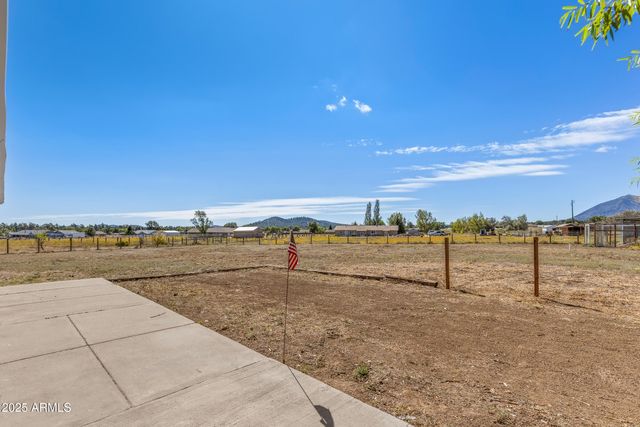 6040 E ROBLES Road, Flagstaff, AZ 86004