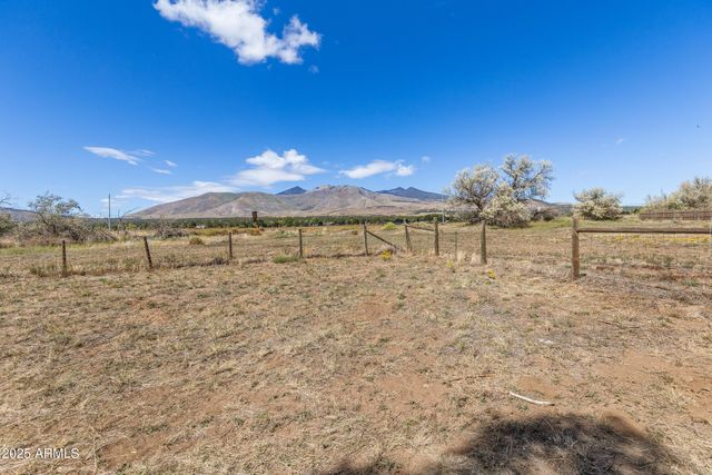 6040 E ROBLES Road, Flagstaff, AZ 86004