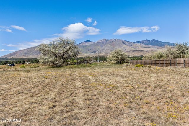 6040 E ROBLES Road, Flagstaff, AZ 86004
