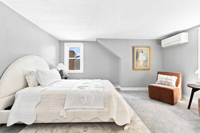 19 Elliott St, Melrose, MA 02176