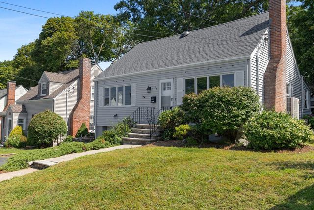 19 Elliott St, Melrose, MA 02176