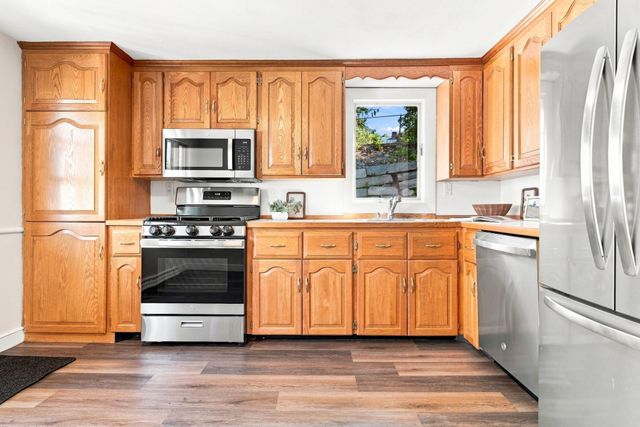 19 Elliott St, Melrose, MA 02176