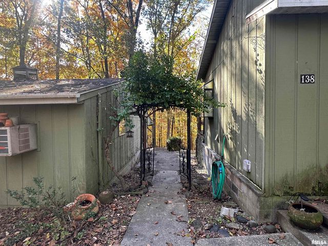 138 Worthen Road, Murphysboro, IL 62966