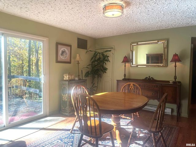 138 Worthen Road, Murphysboro, IL 62966