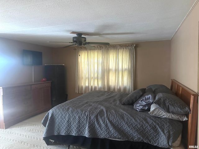 138 Worthen Road, Murphysboro, IL 62966