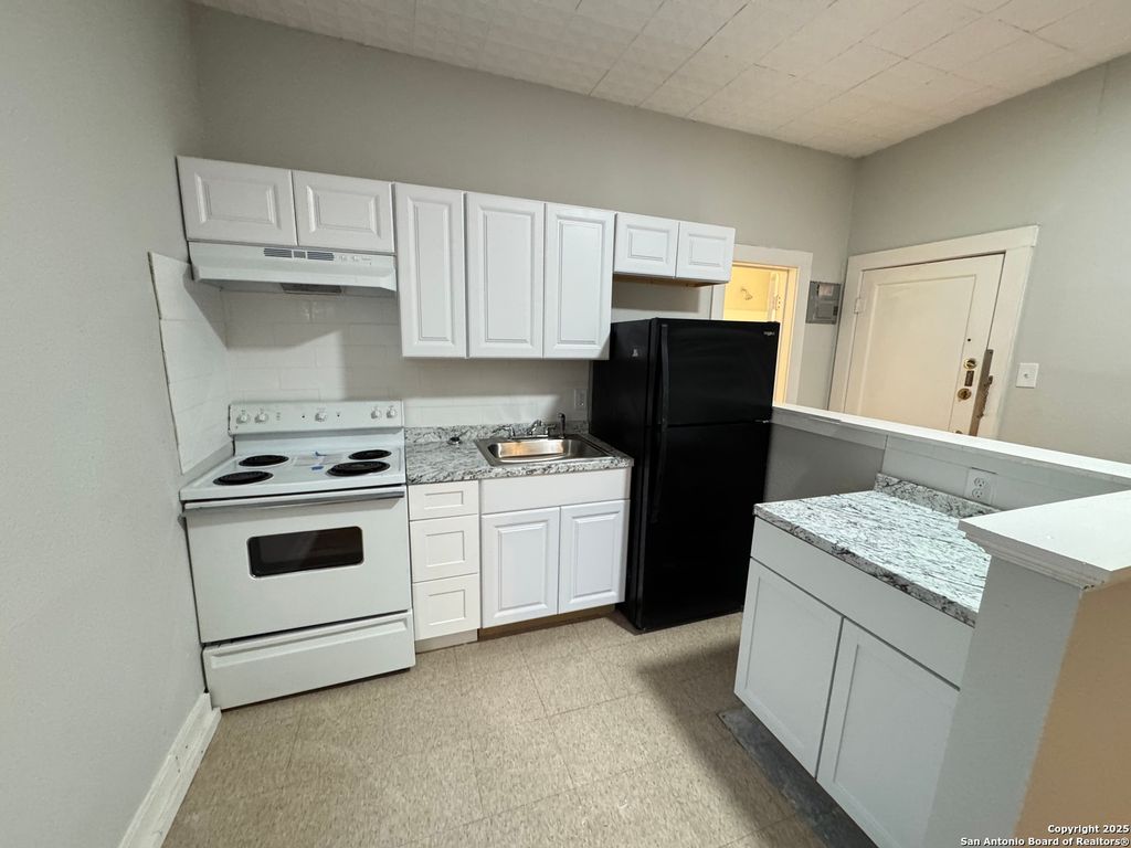 407 E Locust St Apt 5, San Antonio, TX 78212