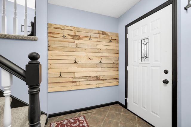 2173 Grimm Road, Chaska, MN 55318