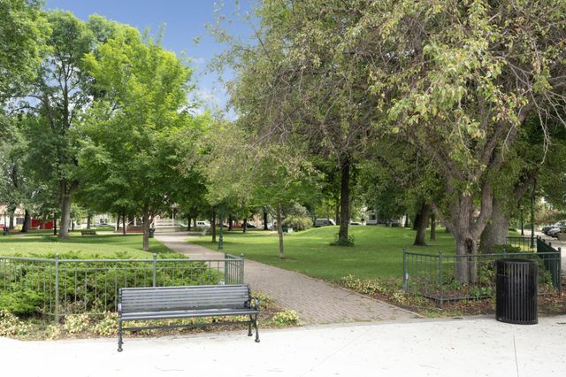 2173 Grimm Road, Chaska, MN 55318