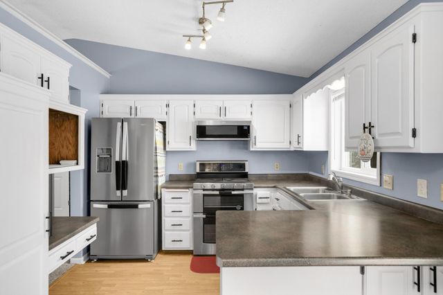 2173 Grimm Road, Chaska, MN 55318