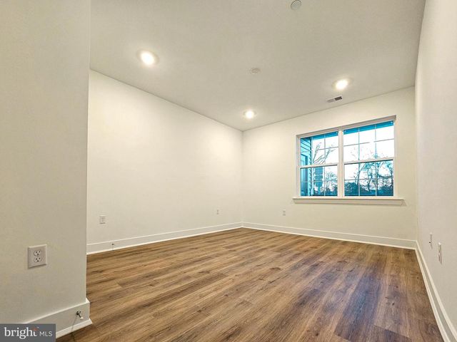 2107 PRINCE HALL DR, Pennington, NJ 08534