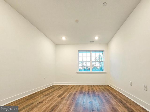 2107 PRINCE HALL DR, Pennington, NJ 08534
