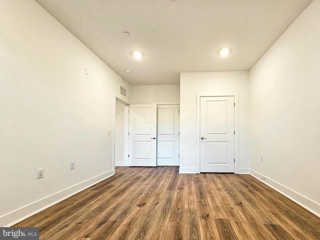 2107 PRINCE HALL DR, Pennington, NJ 08534