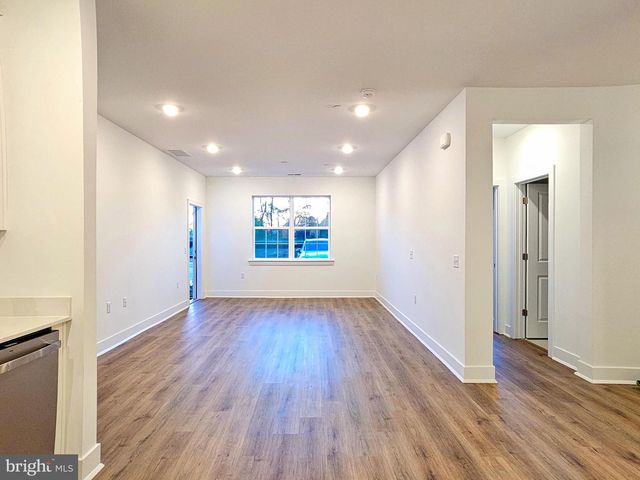 2107 PRINCE HALL DR, Pennington, NJ 08534