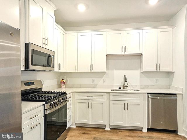 2107 PRINCE HALL DR, Pennington, NJ 08534