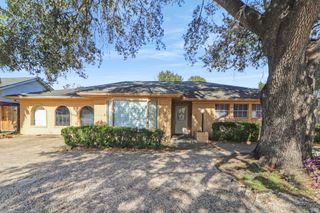 5554 Beechnut Street, Houston, TX 77096