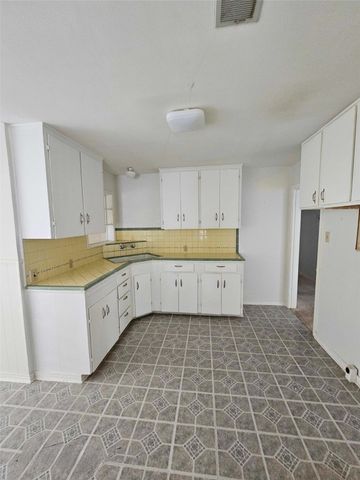 5100 Melbourne Drive, Fort Worth, TX 76114