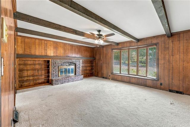306 NW Lincolnwood Drive, Lee's Summit, MO 64063