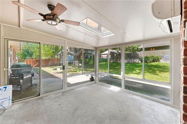 306 NW Lincolnwood Drive, Lee's Summit, MO 64063