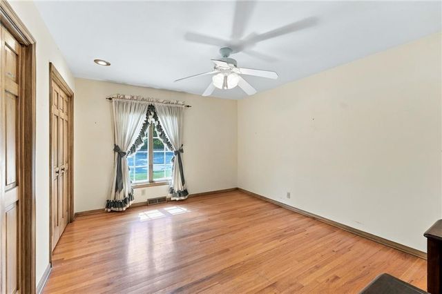 306 NW Lincolnwood Drive, Lee's Summit, MO 64063