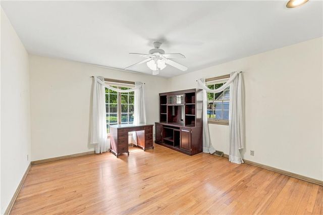 306 NW Lincolnwood Drive, Lee's Summit, MO 64063
