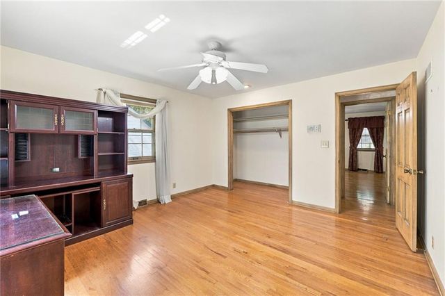 306 NW Lincolnwood Drive, Lee's Summit, MO 64063