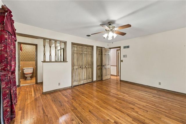 306 NW Lincolnwood Drive, Lee's Summit, MO 64063