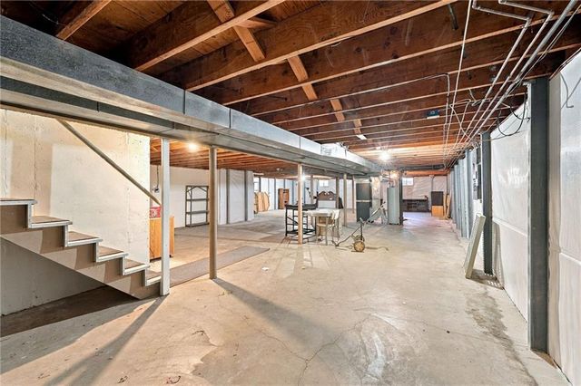 306 NW Lincolnwood Drive, Lee's Summit, MO 64063