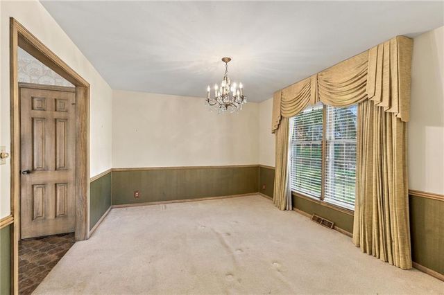 306 NW Lincolnwood Drive, Lee's Summit, MO 64063