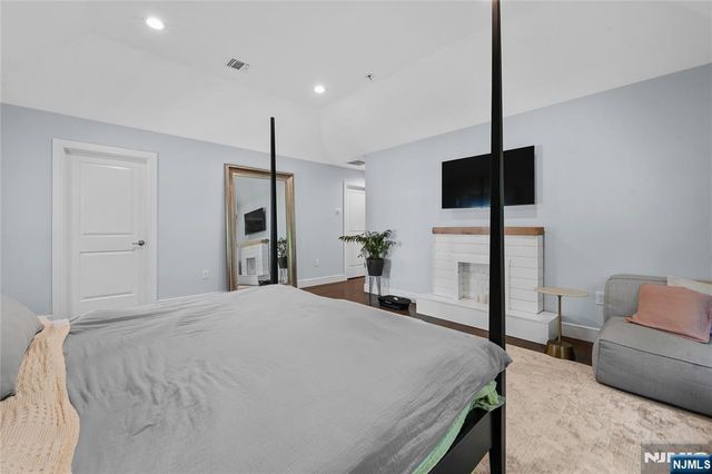 390 Prospect Street, Glen Rock, NJ 07452
