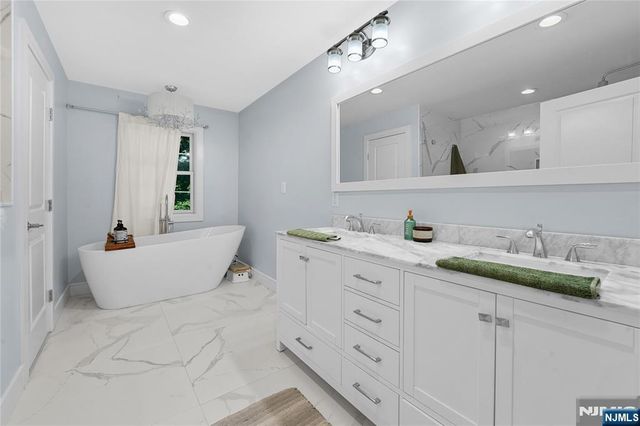 390 Prospect Street, Glen Rock, NJ 07452