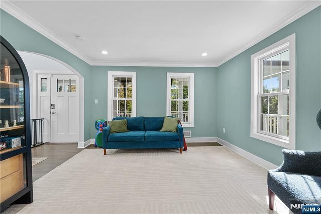 390 Prospect Street, Glen Rock, NJ 07452