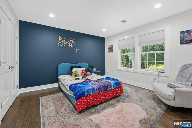 390 Prospect Street, Glen Rock, NJ 07452