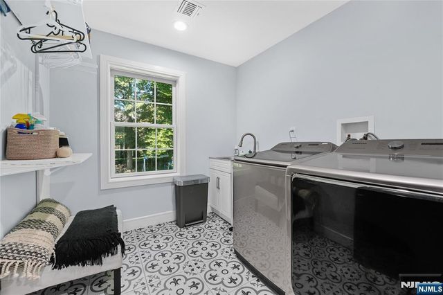 390 Prospect Street, Glen Rock, NJ 07452