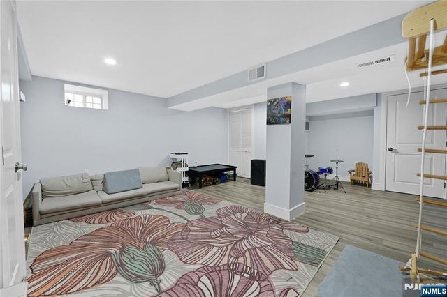 390 Prospect Street, Glen Rock, NJ 07452
