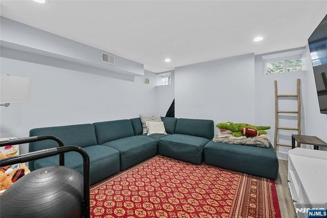 390 Prospect Street, Glen Rock, NJ 07452