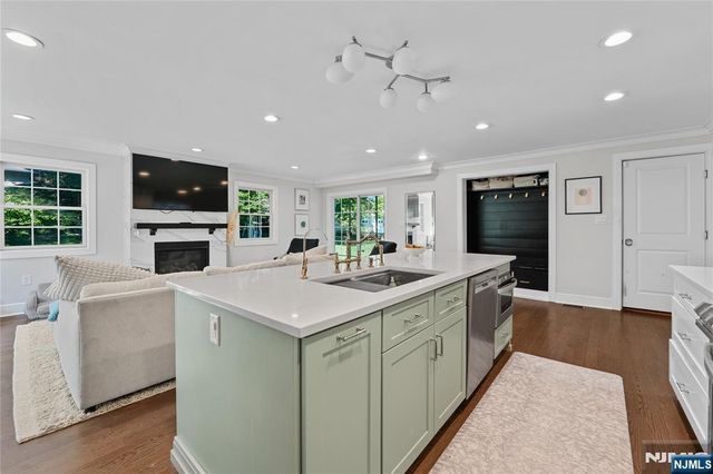 390 Prospect Street, Glen Rock, NJ 07452