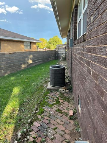 310 E 12th Street, Friona, TX 79035